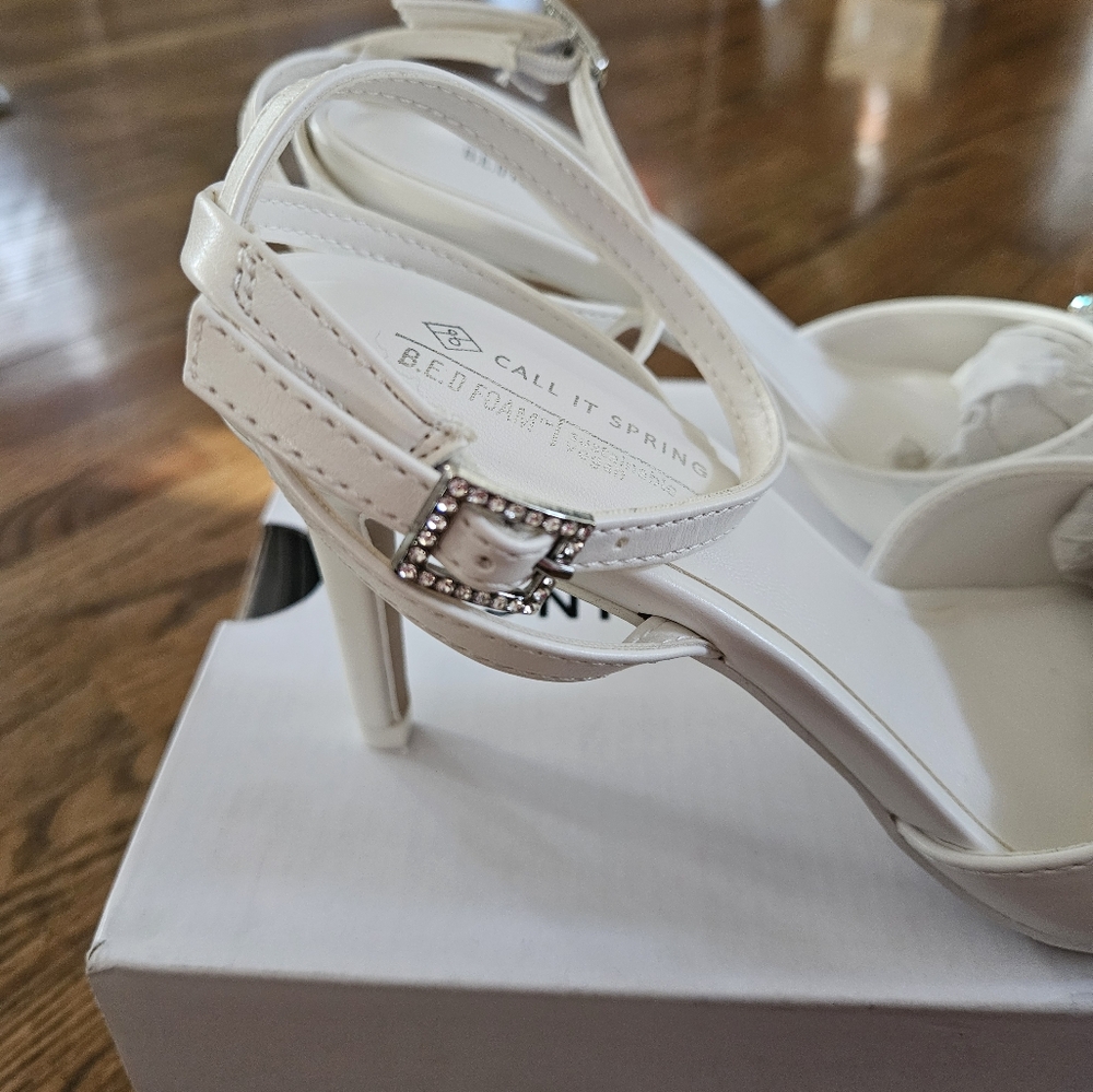 Call It Spring Alyssia White Heel - Picture 4 of 10
